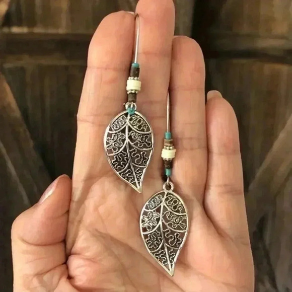 Silver Filigree Leaf Bead Drop Earrings NWT - Picture 1 of 3